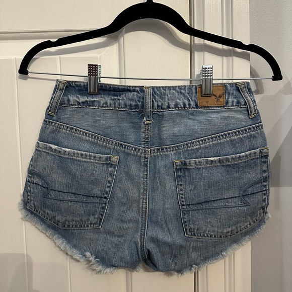American Eagle distressed mid-rise festival shorts - Picture 2 of 2